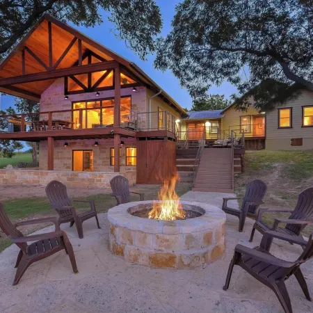 2 Houses - 6 Acres, Riverfront, Pool, Hot Tub, BEAUTIFUL VALLEY