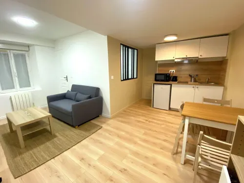 Charmant Studio à Herblay Proche Gare, 20 min de Paris Hotels in Herblay