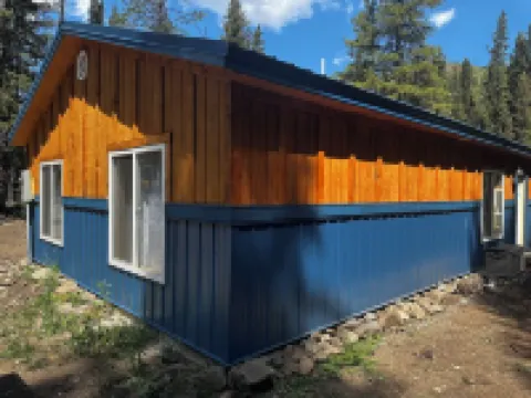 Entire Cabin at Woody Falls Trailhead in Cooke City Hotels in Cooke City