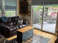 3-bedroom house in charming Colonial Beach with AC, WiFi Hotels in Colonial Beach