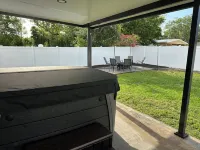 Beachy Cocoa Home Near Cruise Port W/ Hot Tub 코코아 호텔