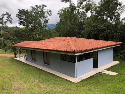 Peaceful and quite house just 45 min from beaches!