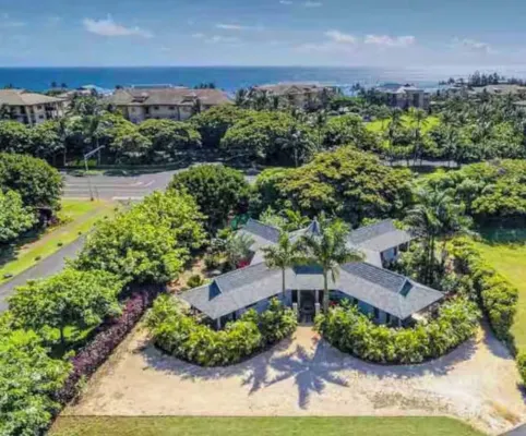 Poipu Beach Estates: Walk to Beach/Shops, Sleeps 8-16, AC, Pool, Fitness Club! - 3 étoiles