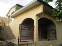 2 bedroom house with garden - vacation rentals Libreville - Akanda - Gabon Hotels in 