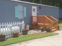 The Cozy Main Suite 2-bedroom mobile home in welcoming Hinesville with WiFi, Ac