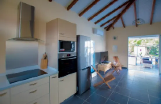 One of a kind! Superb villa, swimming pool, jacuzzi, sauna, open-air shower