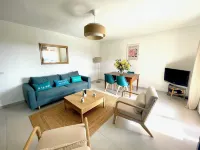 Contemporary apartment with sea view and swimming pool