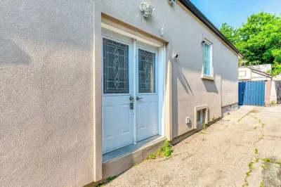 2 Bedroom Unit on a Quiet Street Hotel a York