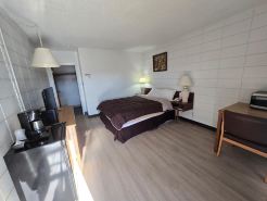 Camelot Court Motel