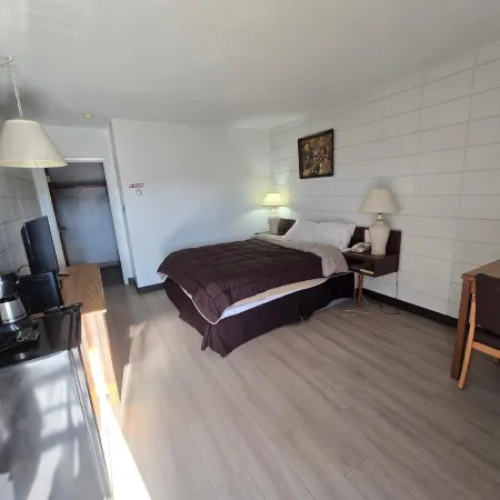 Camelot Court Motel