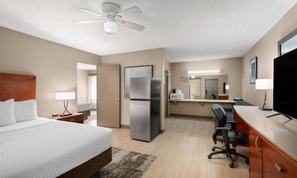 Travelodge by Wyndham Parker