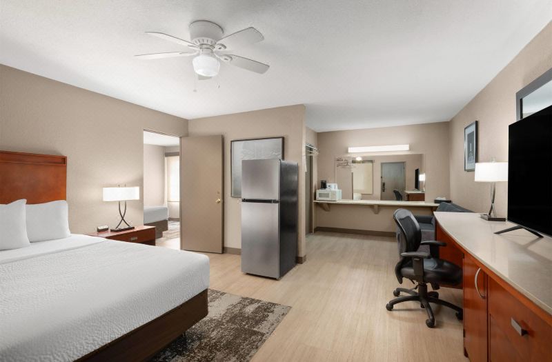 Travelodge by Wyndham Parker