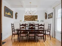 Beautiful 4 bedroom! Hot Tub, Fabulous Downtown Newberg Location! Hotels in Newberg