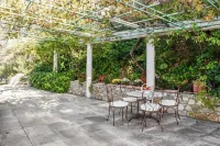 Cosy villa with a wonderful view of Skiathos town