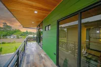Casa Esmeralda-5min to La Fortuna, King beds BBQ & pool, parking on property