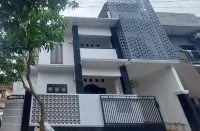 Shini Guest House Các khách sạn ở Mojolangu