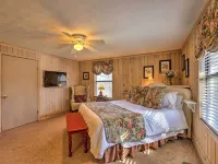 Cozy Caymus Cabin ~ 3 Miles to Callaway Gardens! Hotels in Pine Mountain
