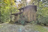 Cabin w/ 3 Acres, Tennis Courts: by 4 Ski Mtns - Country Houses