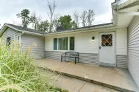 Sauna, Fire Pit Spacious and Serene Poconos Getaway - WiFi