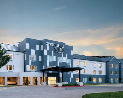 SpringHill Suites Houston Brookhollow Các khách sạn gần Nhà máy bia Karbach Brewing