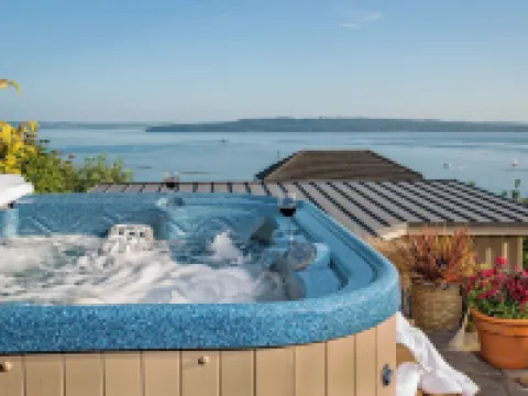 Cottage with Puget Sound, Mount Rainier, & Olympic Views Hotels in Burien