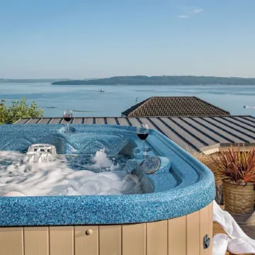 Cottage with Puget Sound, Mount Rainier, & Olympic Views