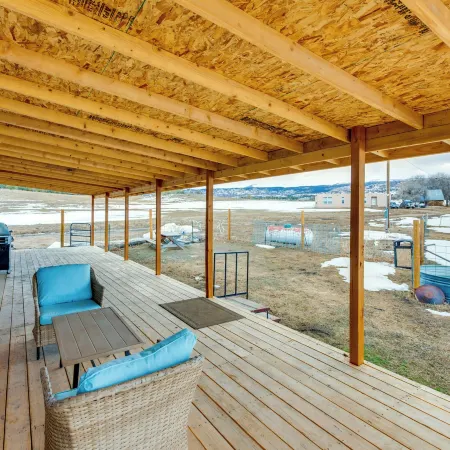 Spacious Tierra Amarilla Ranch House w/ Deck!
