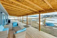 Spacious Tierra Amarilla Ranch House w/ Deck! - Parkplatz
