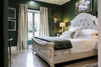 Rustic Luxury Cabin w/ Breathtaking Views, Stunning Sunsets, & Minutes from I24