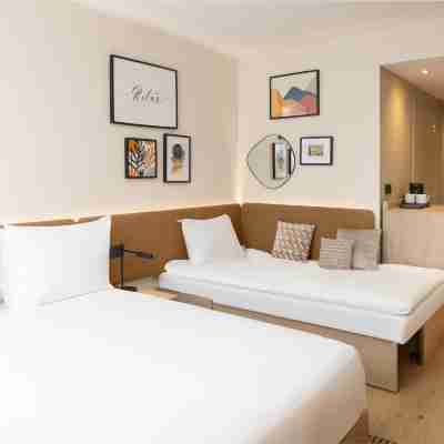 Hampton by Hilton Paris Charles de Gaulle Airport Rooms