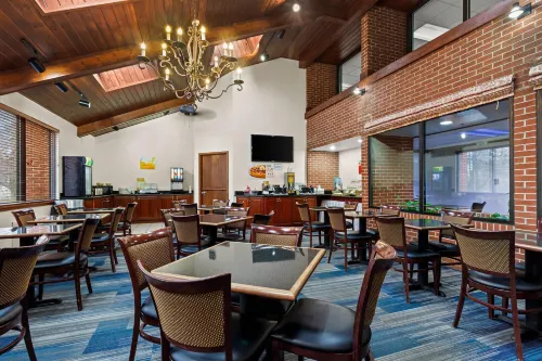 Suburban Studios Hotels in Blair County