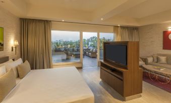 Lemon Tree Premier City Center Pune