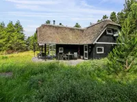 "Karri" - 1.1km from the Sea Hotels near OurStuff Rømø