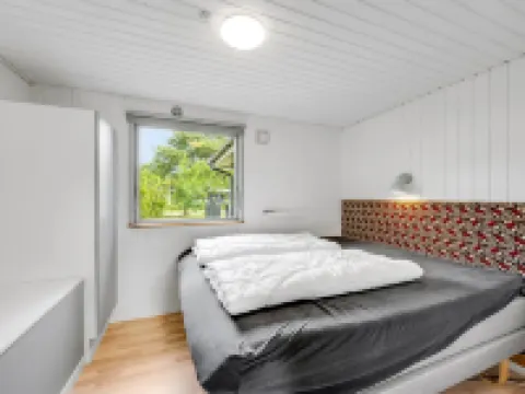 "Embla" - 500m to the Fjord