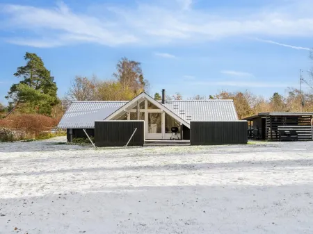 "Janik" - 1.3km from the sea Отели в г. Graested