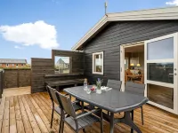 "Viveka" - 500m from the Sea