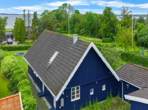 "Gravers" - 150m from the sea