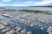 Hollow Fern Retreat Hotels in Blaine