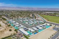 Sleeps 23 Pool, Hot Tub & Putting Green Minutes to Golf & Dining Bravo Villa #7 by Avantstay