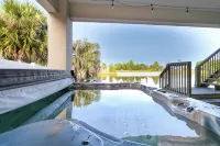 Bright Bayfront Home < 2 Mi to Hernando Beach! - 3-Star