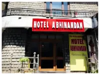 Goroomgo Abhinandan Mall Road Mussoorie - ห้องครัว