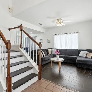 Spacious 4-Bedroom Gem in Pflugerville 24 Min to Downtown Austin