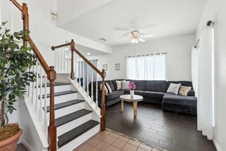 Spacious 4-Bedroom Gem in Pflugerville 24 Min to Downtown Austin