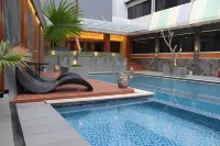 Le Polonia Hotel & Convention Medan - ที่มีสระว่ายน้ำ