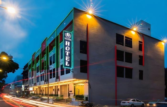 J Suites Hotel