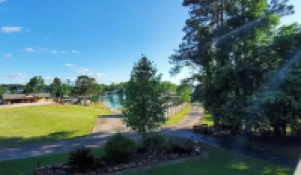 Lake Martin Water View Studio Apt.  Public Boat Ramp .06 miles from apartment.