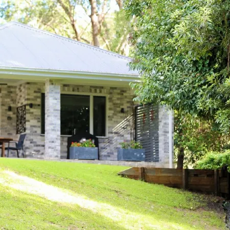 Self Contained Cottage in Bowral with Fireplace