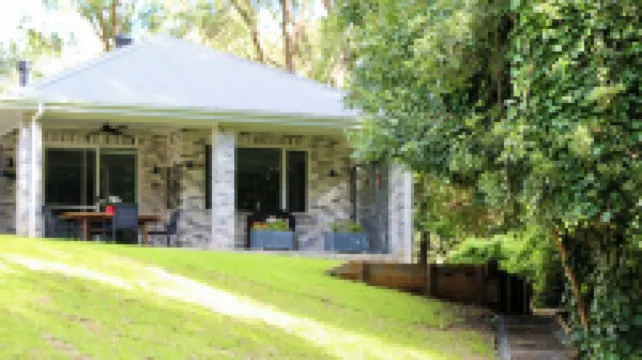 Self Contained Cottage in Bowral with Fireplace Hotels in Mittagong