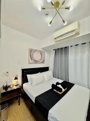 Stunning 42nd Floor Apt with Netflix