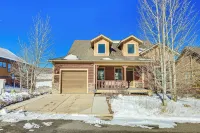 Gorgeous Granby Ranch Home Half-Mi to Skiing! - parking